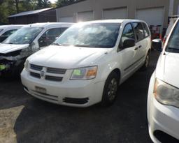 2010 DODGE Grand Caravan w/Shelving (NO REAR SEATS) s/n:174490