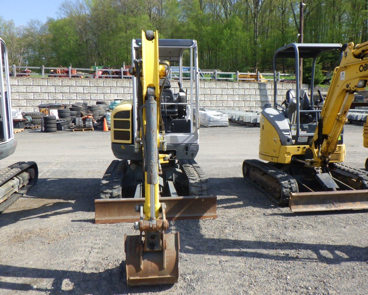 WACKER NEUSEN EZ28 Hyd Excavator w/Bucket   Blade   ROPS   Rubber Tracks