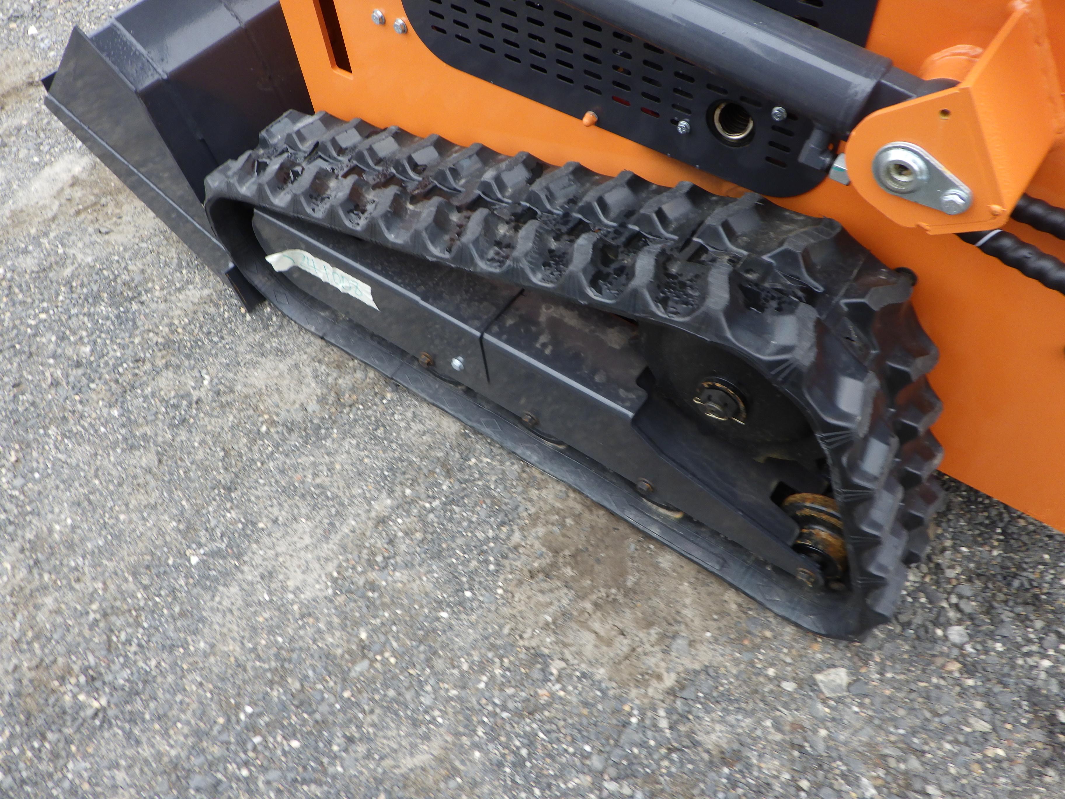 UNUSED LANDHERO Mini Skidsteer Loader