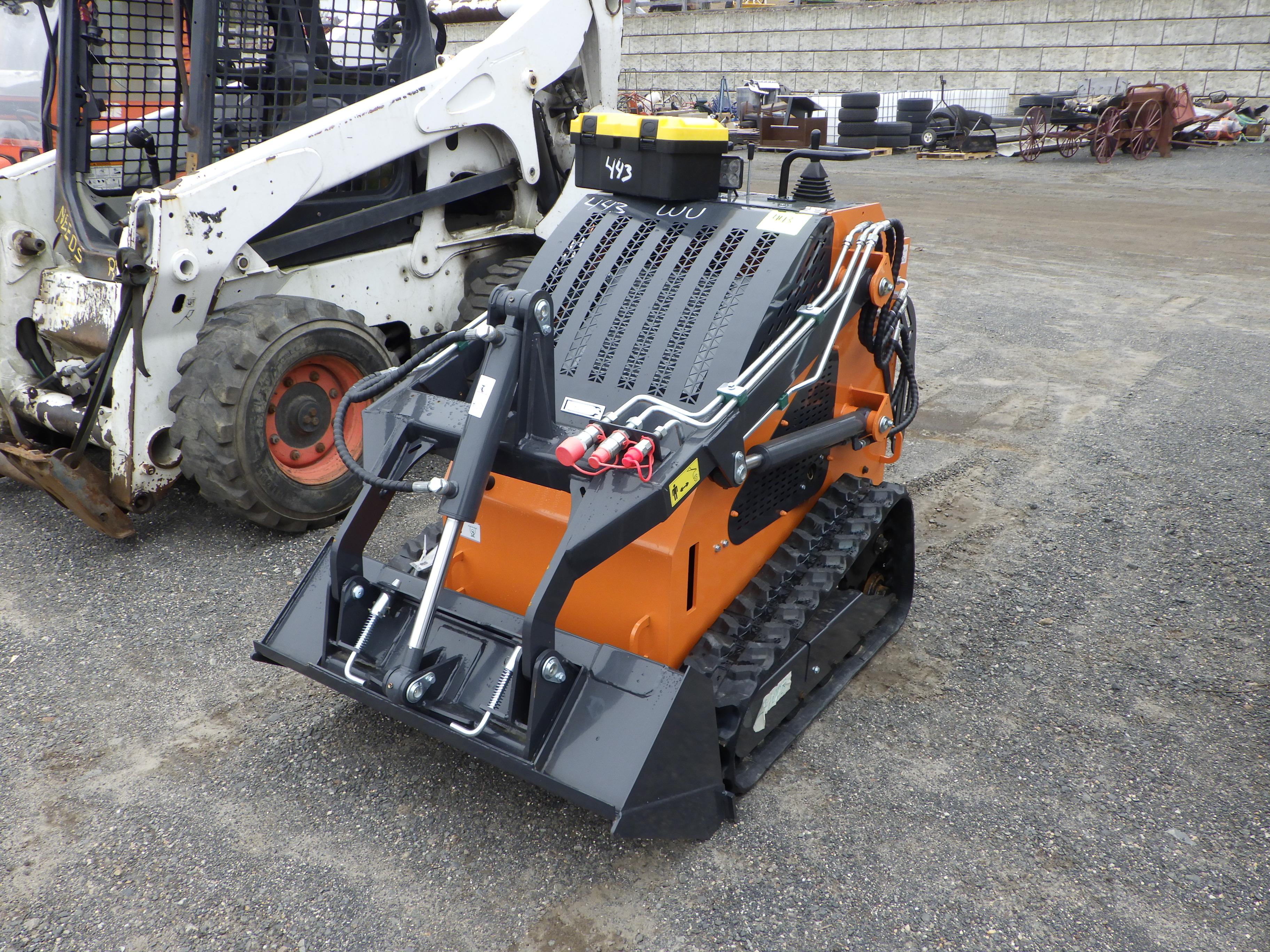 UNUSED LANDHERO Mini Skidsteer Loader