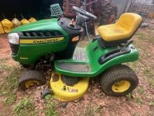 John Deere Riding Lawnmower ( DOES NOT RUN)