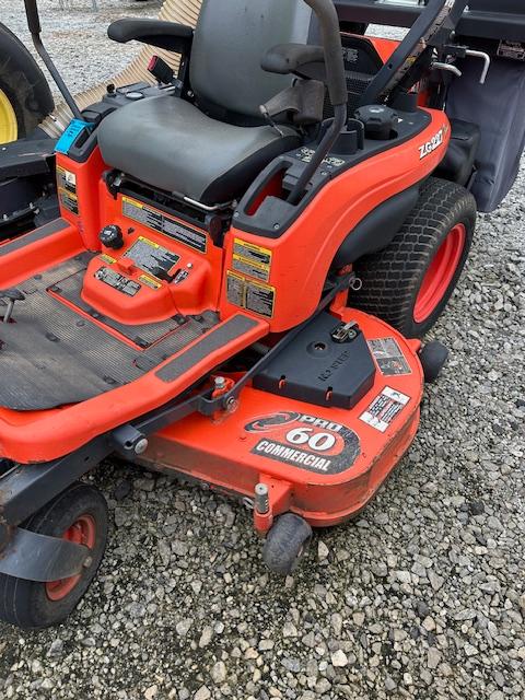 Kubota ZH-227 60in cut with bagger.