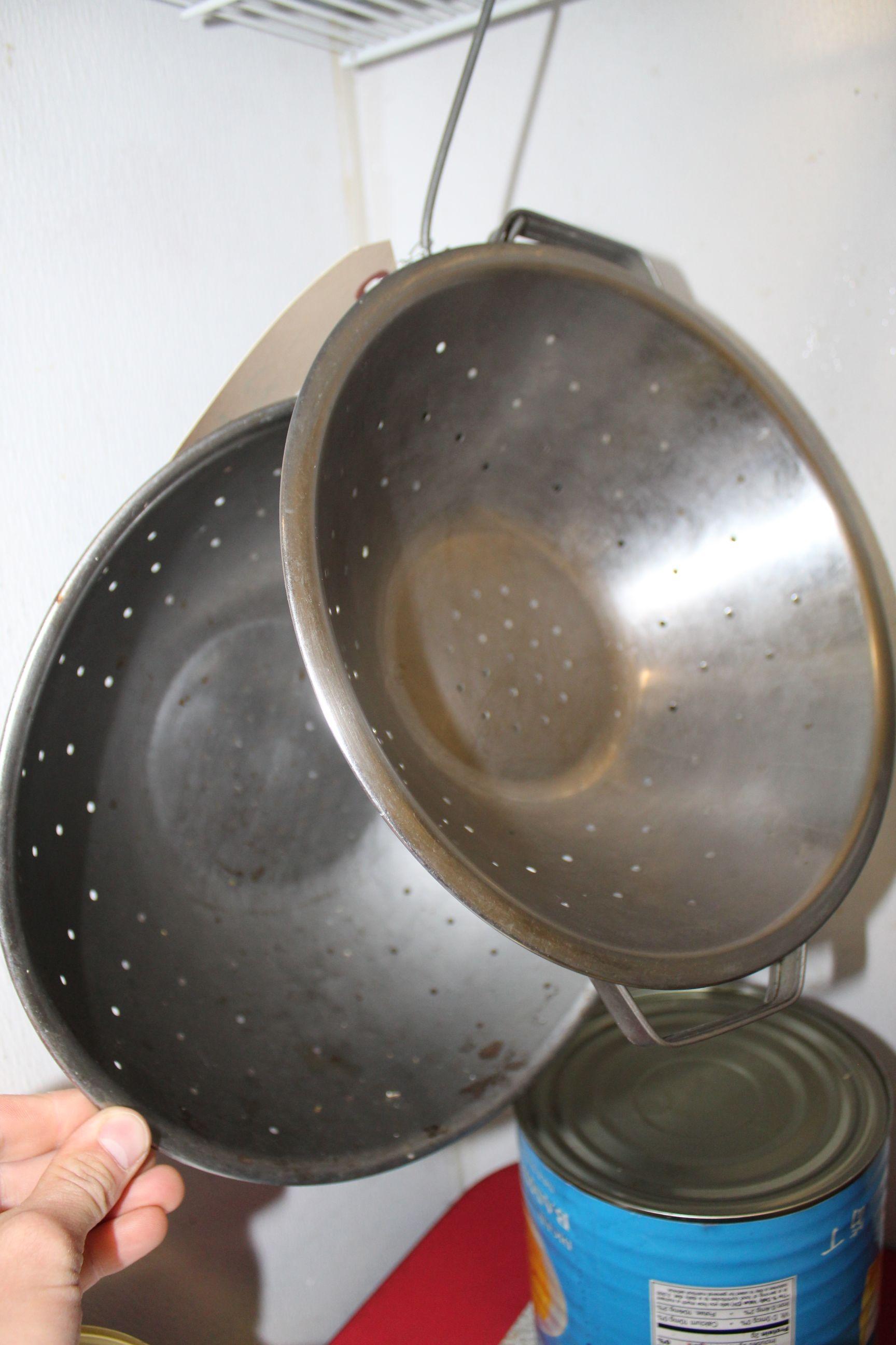 Stainless Colanders 2 units 2X the bid