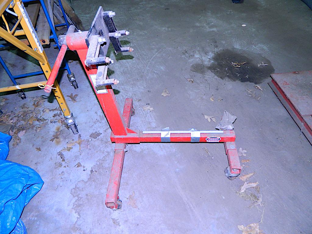 ENGINE STAND