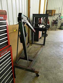 ENGINE HOIST
