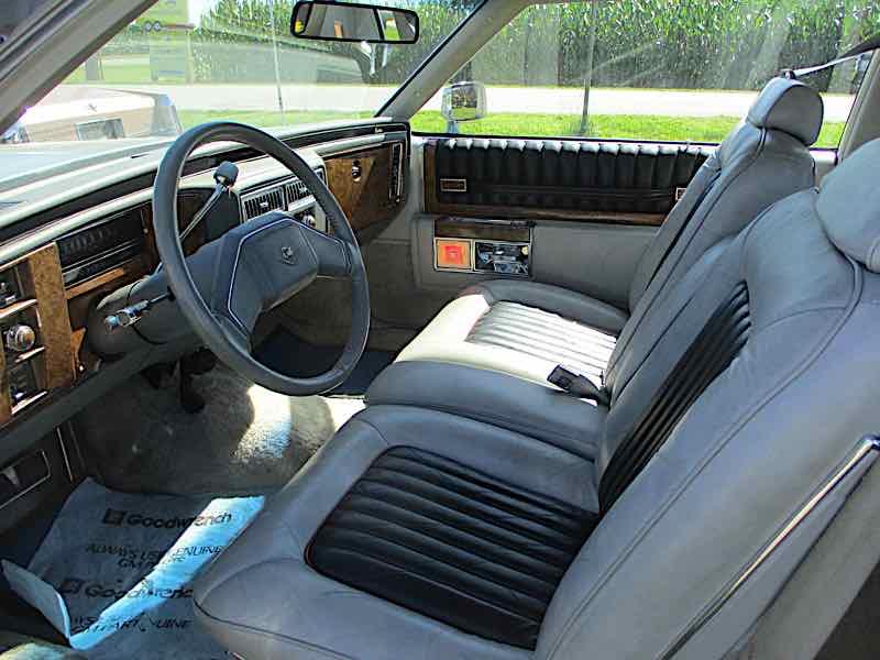 CADILLAC COUP DEVILLE