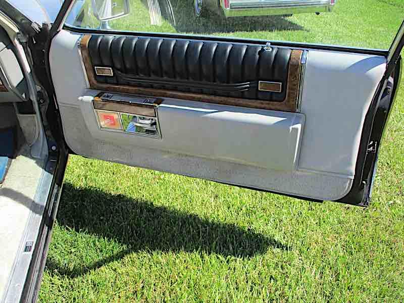 CADILLAC COUP DEVILLE