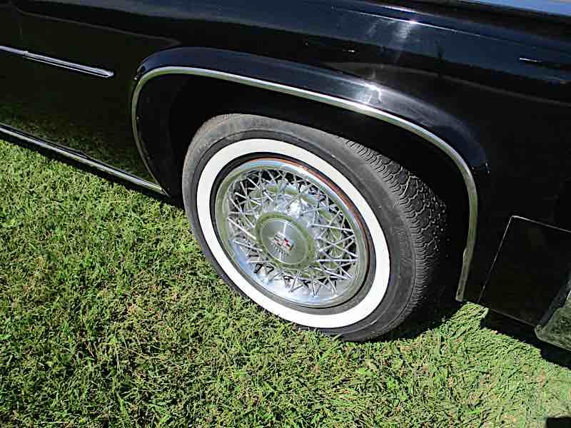 CADILLAC COUP DEVILLE