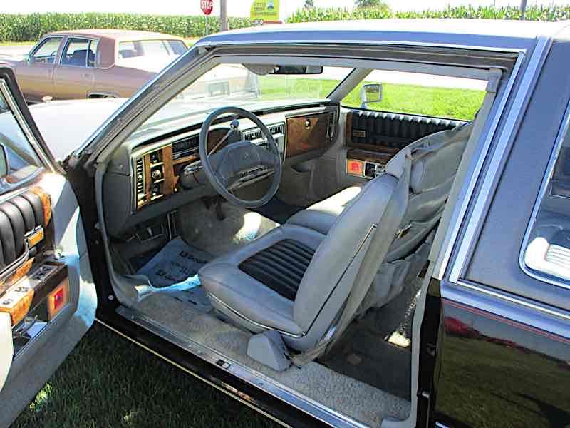 CADILLAC COUP DEVILLE