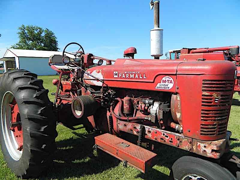 IH SUPER MTA TRACTOR