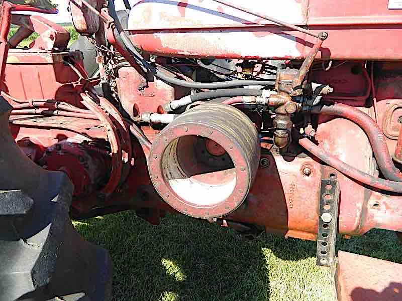IH SUPER MTA TRACTOR