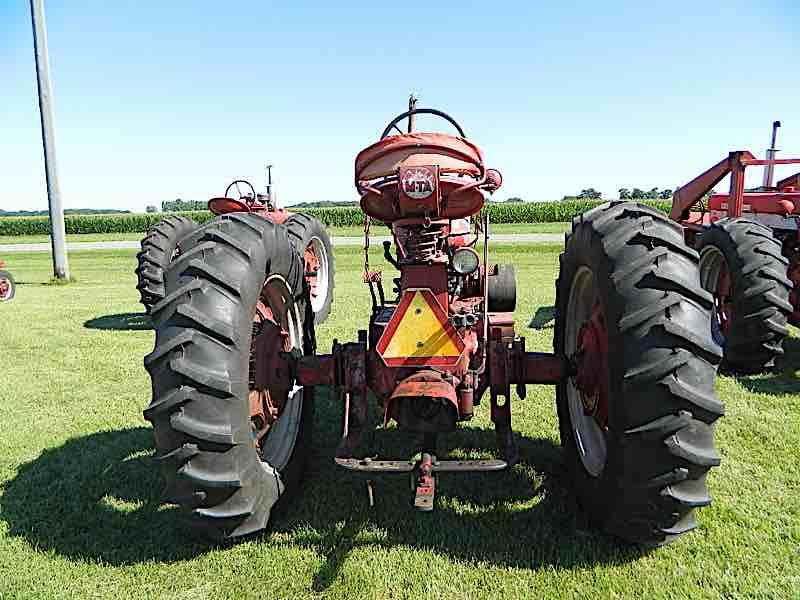 IH SUPER MTA TRACTOR