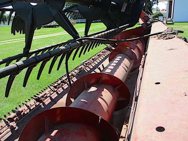 IH 820 GRAIN HEAD