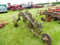 IH BREAKING PLOW