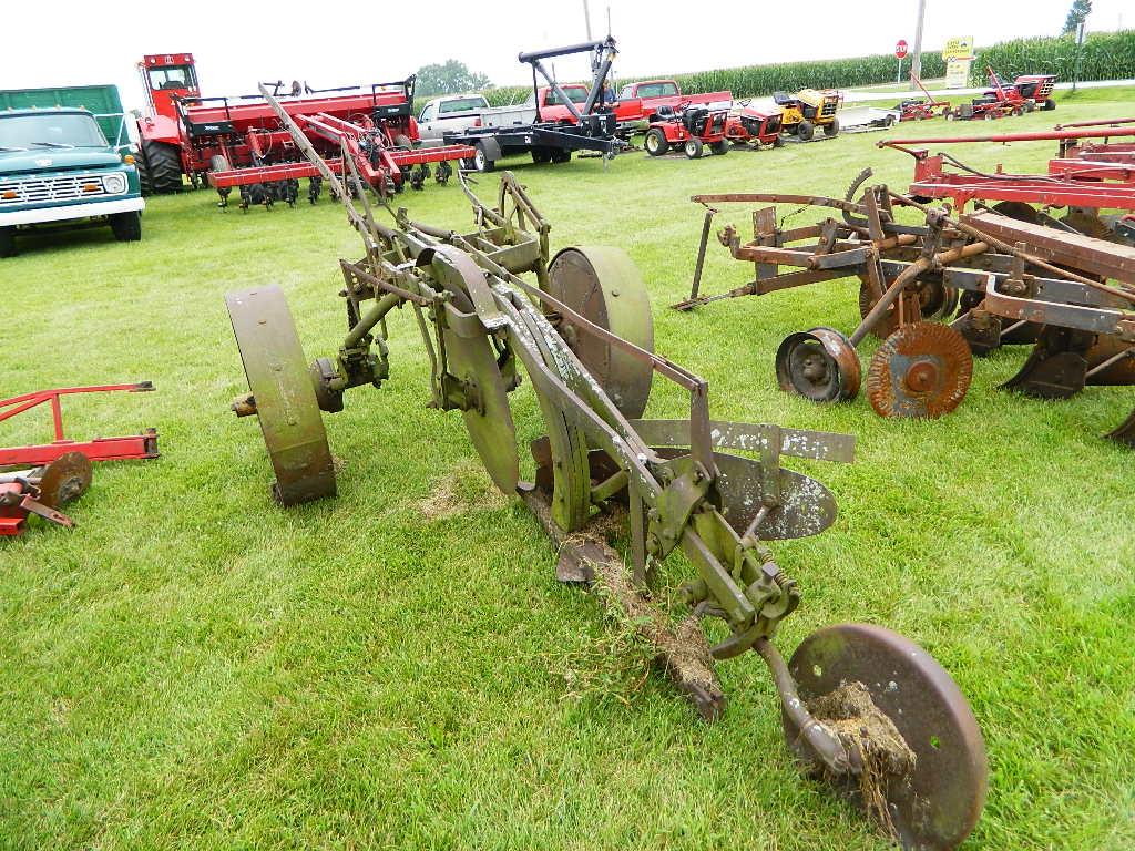 IH BREAKING PLOW