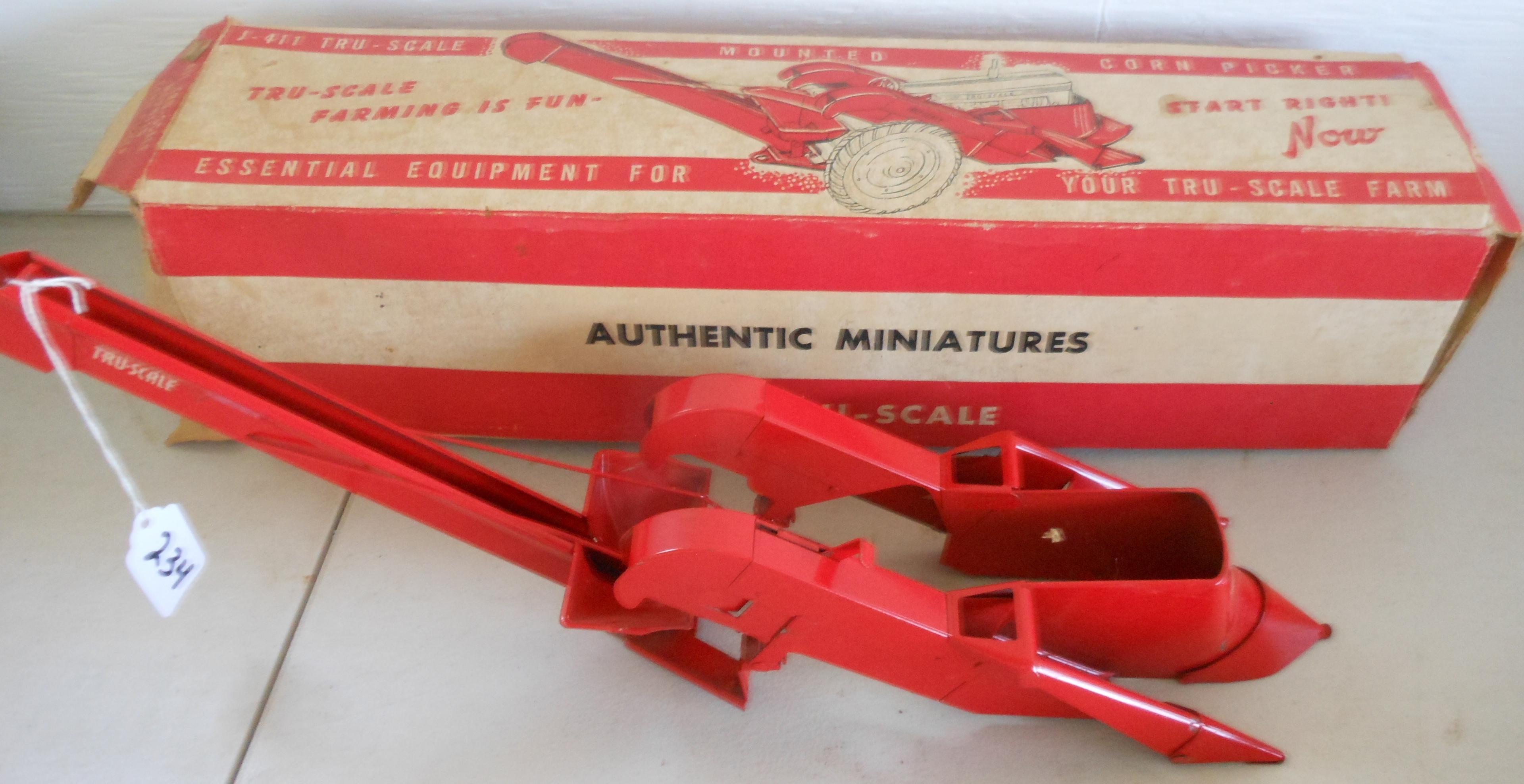 Tru-Scale J-411 mounted corn picker
