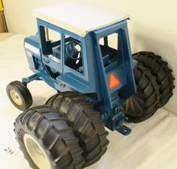 Ford 9600 tractor