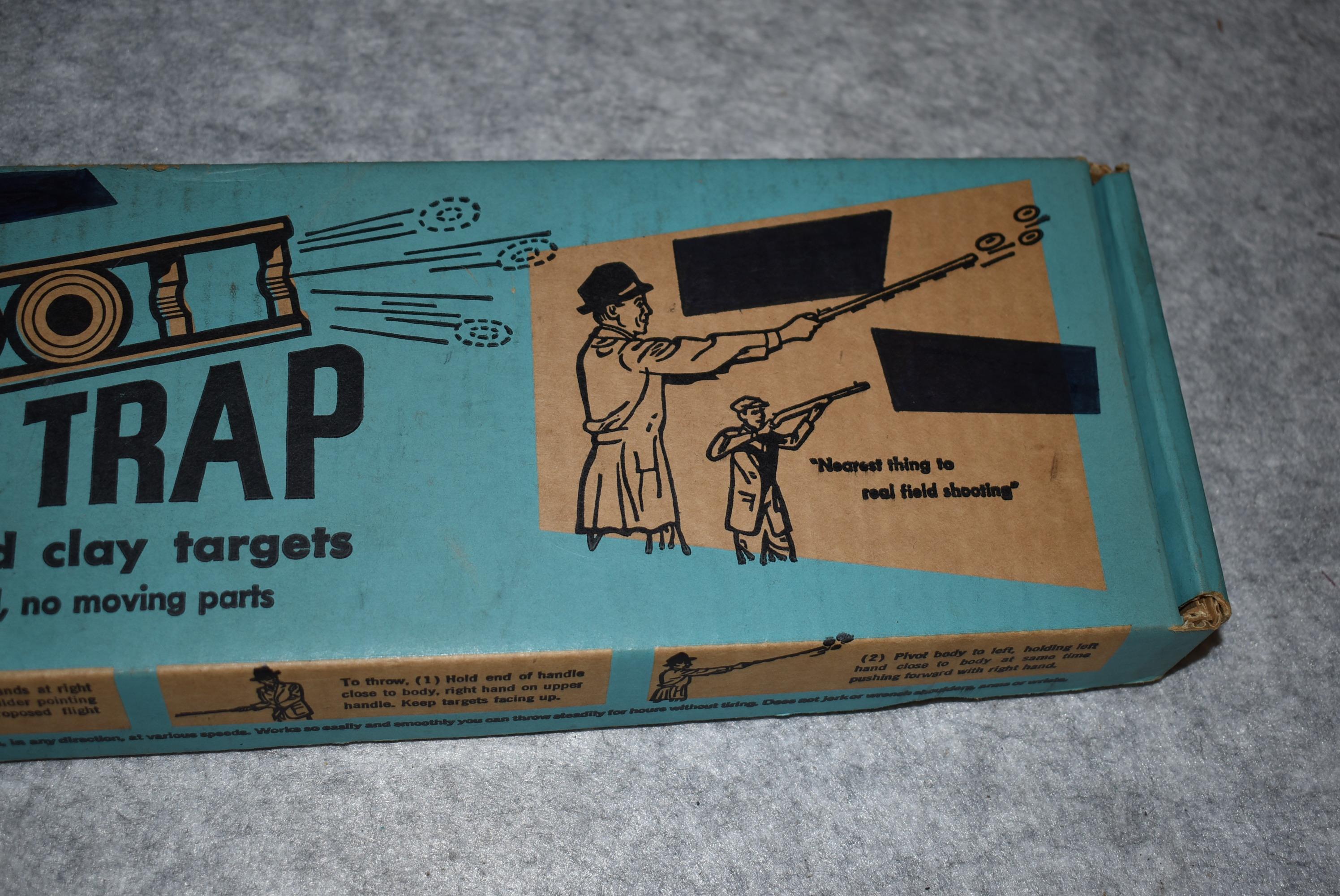Mossberg – Aluminum Covey Trap Mod. C1 – Throws Up to 3 Standard Clay Targets – w/Original Box & Man