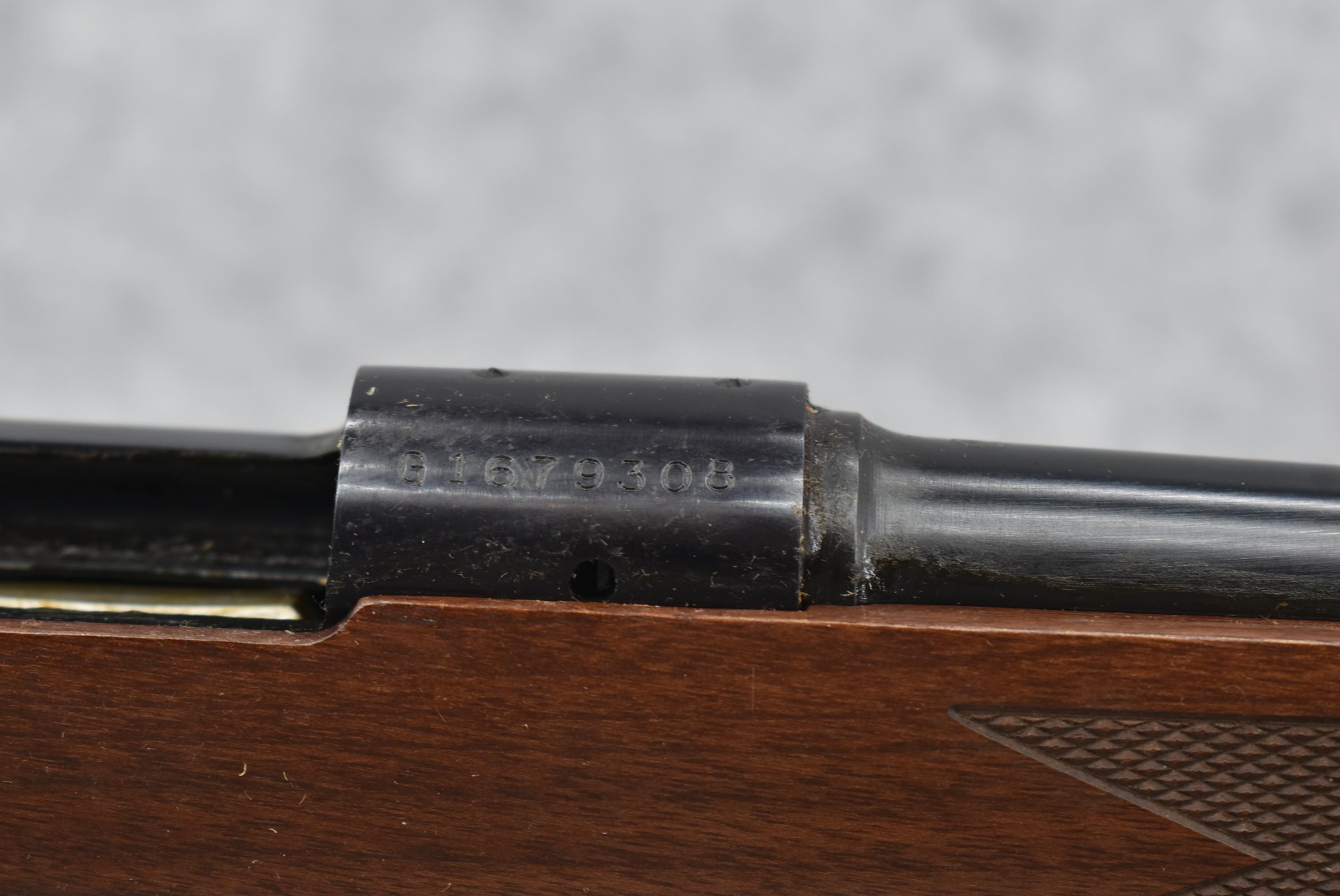 Winchester – Mod. 70 Lightweight Carbine – 22-250 Rem. Cal. Bolt Action Rifle