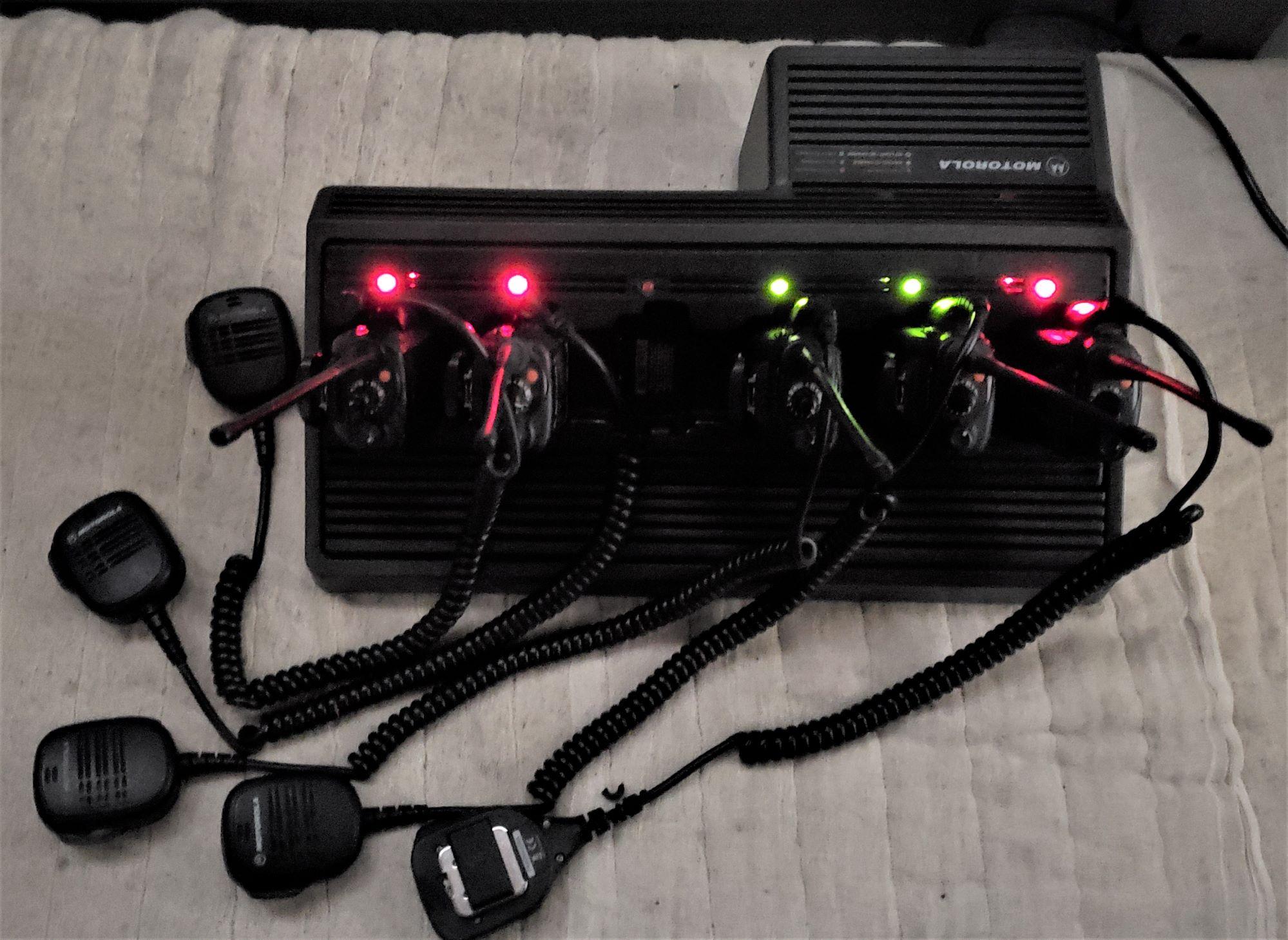 MOTOROLA HT750 Portable Two Way Radio