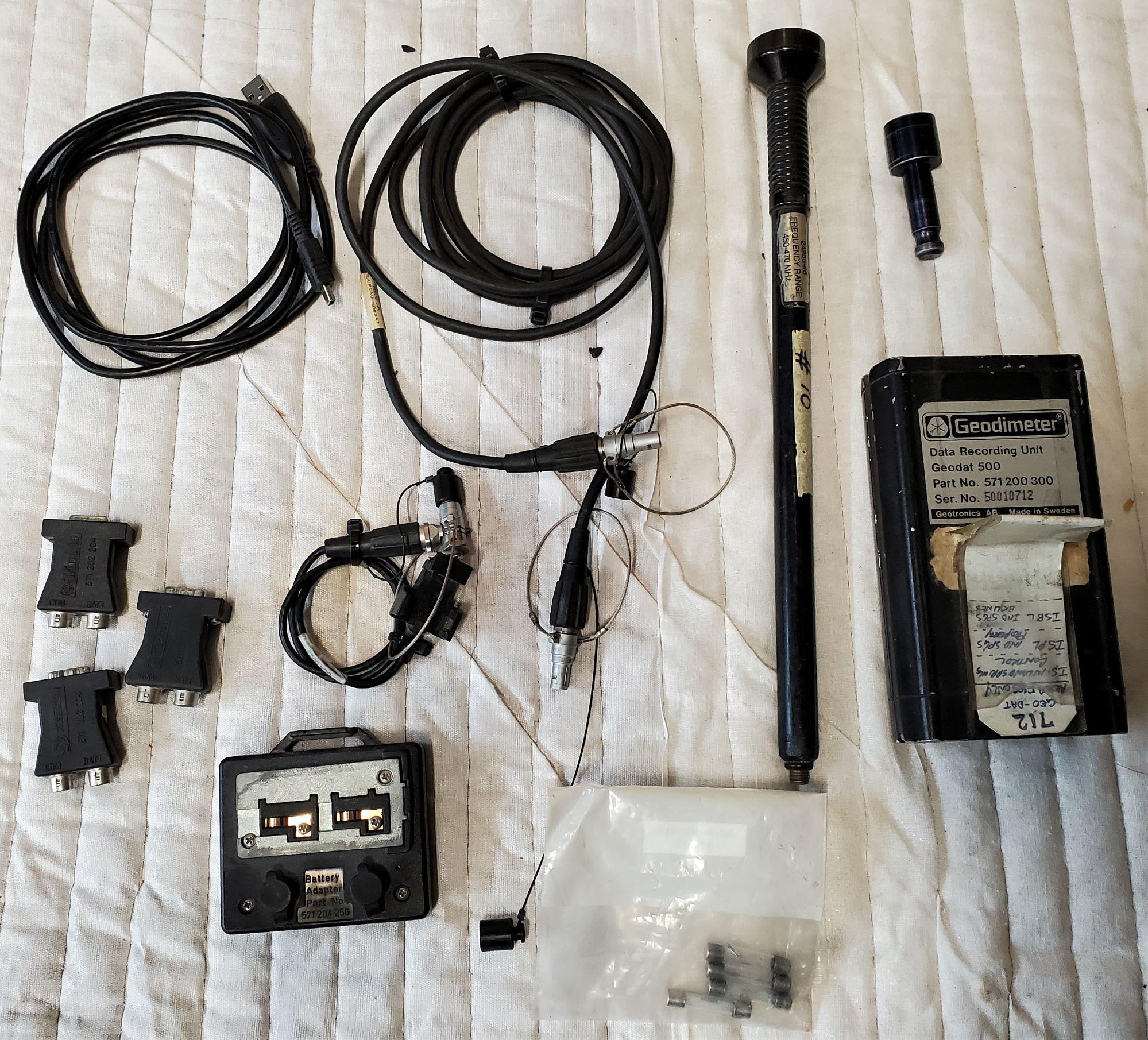 ASSORTED CABLES ADAPTORS ANTENA RECORDER SET