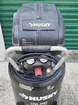 HUSKY C303-H PORTABLE AIR COMPRESSOR