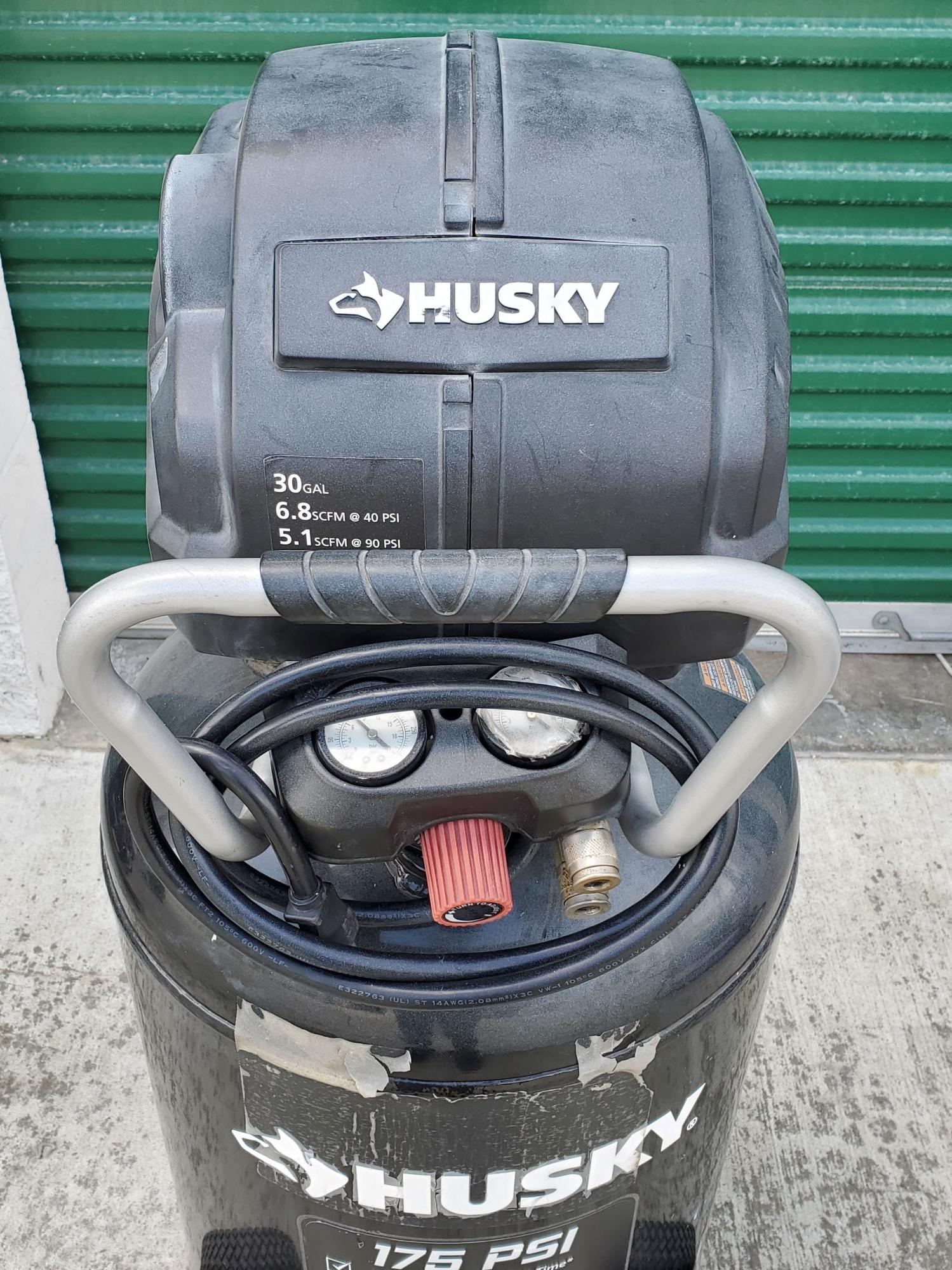 HUSKY C303-H PORTABLE AIR COMPRESSOR