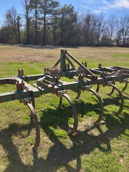 John Deere 12 shank Chisel Plow
