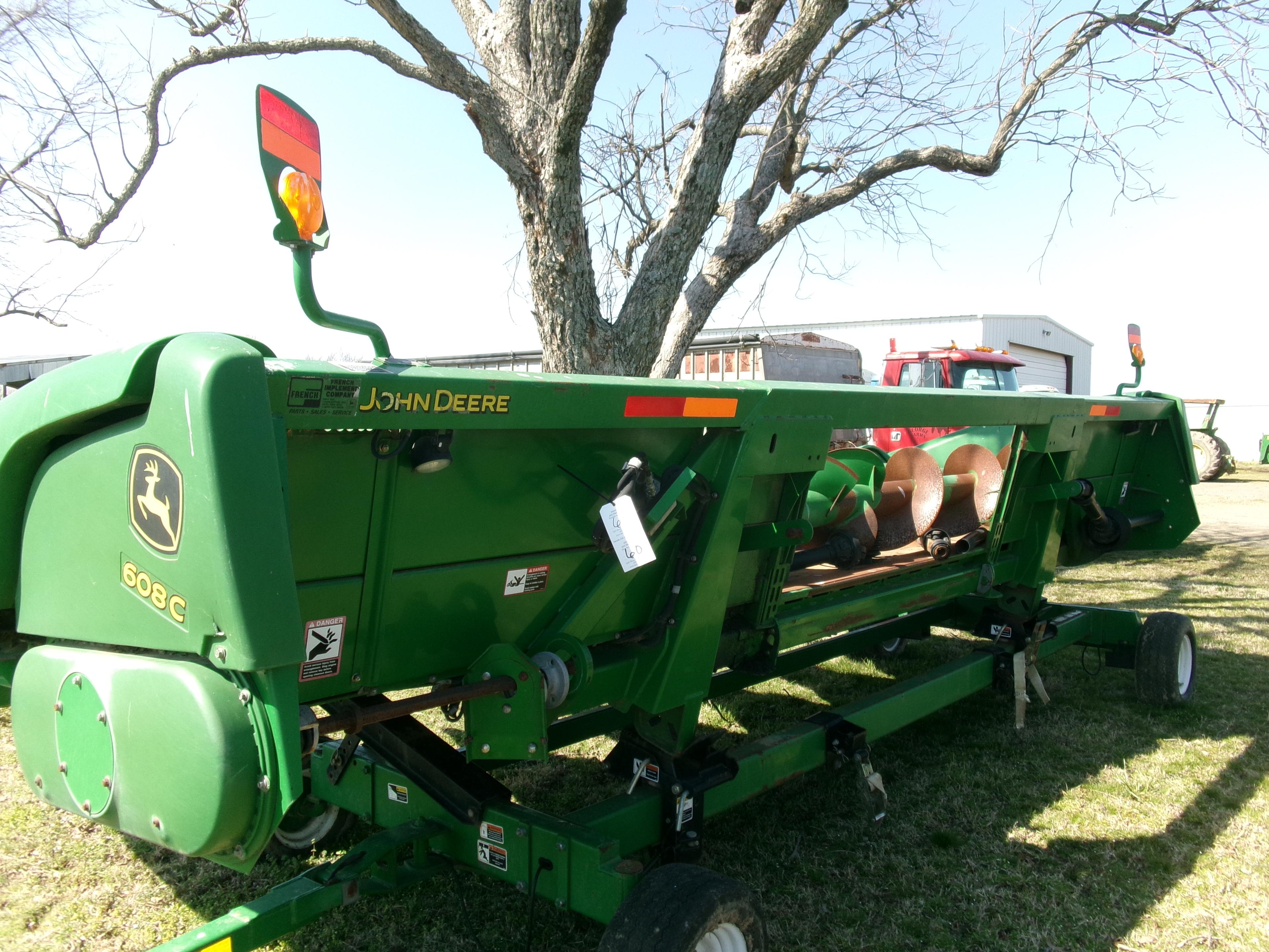 John Deere 608C Corn Header