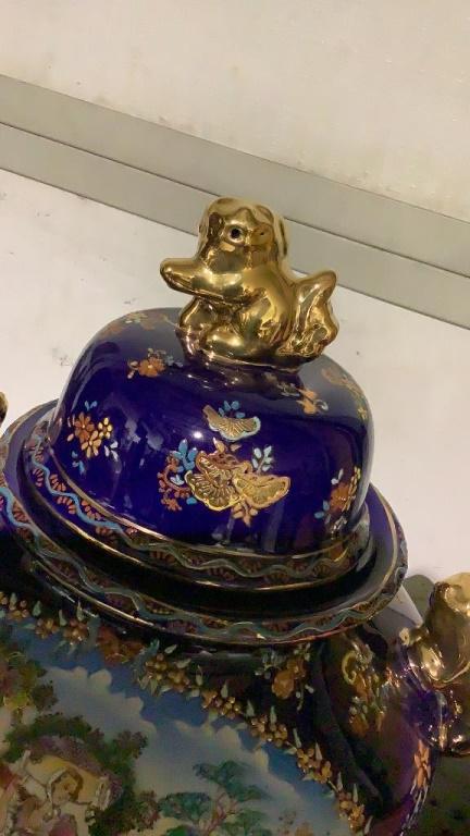 COBALT POT BELLY FOOTED CAPPED VASE