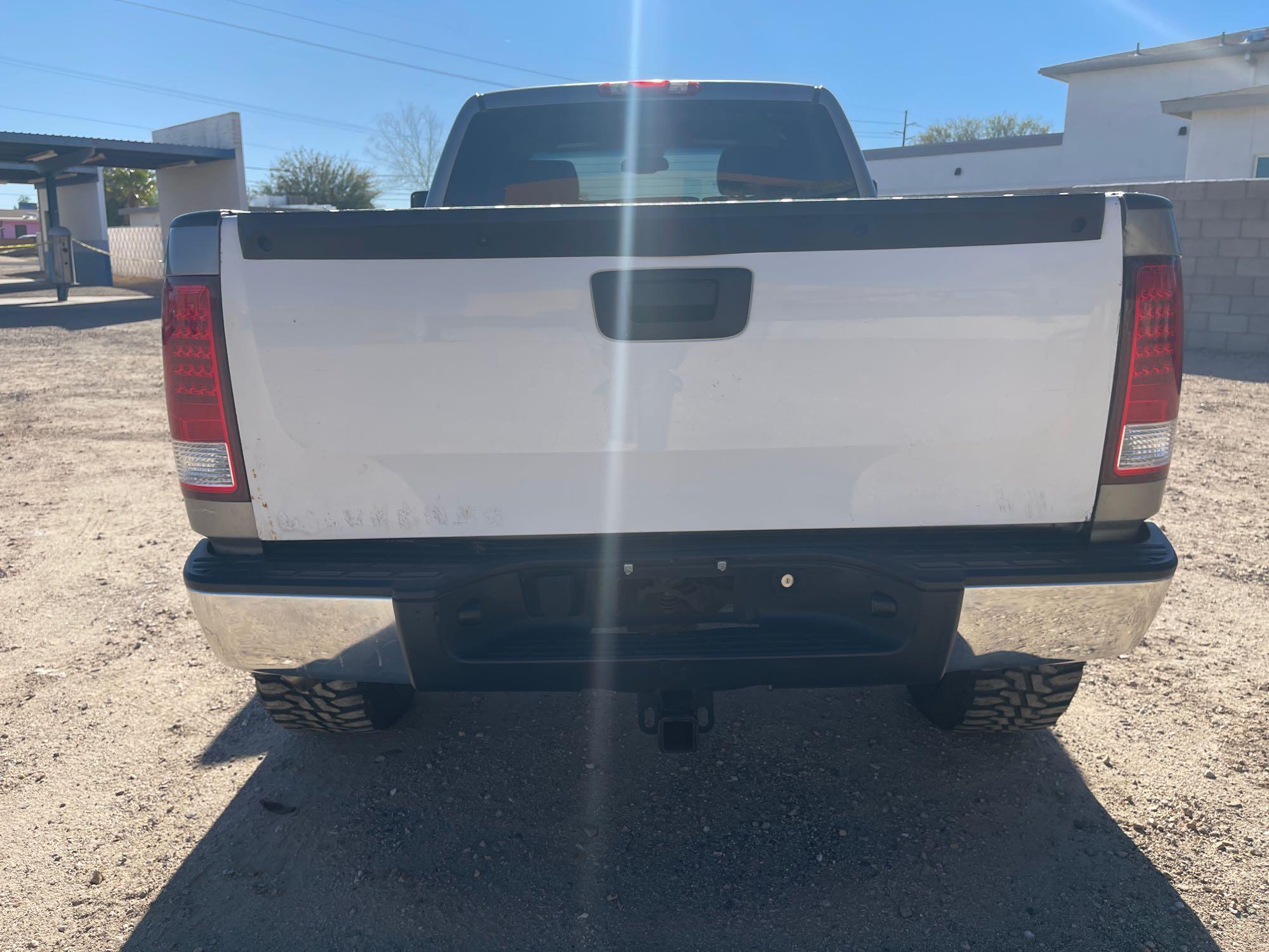 Lifted 2008 GMC Sierra ext cab