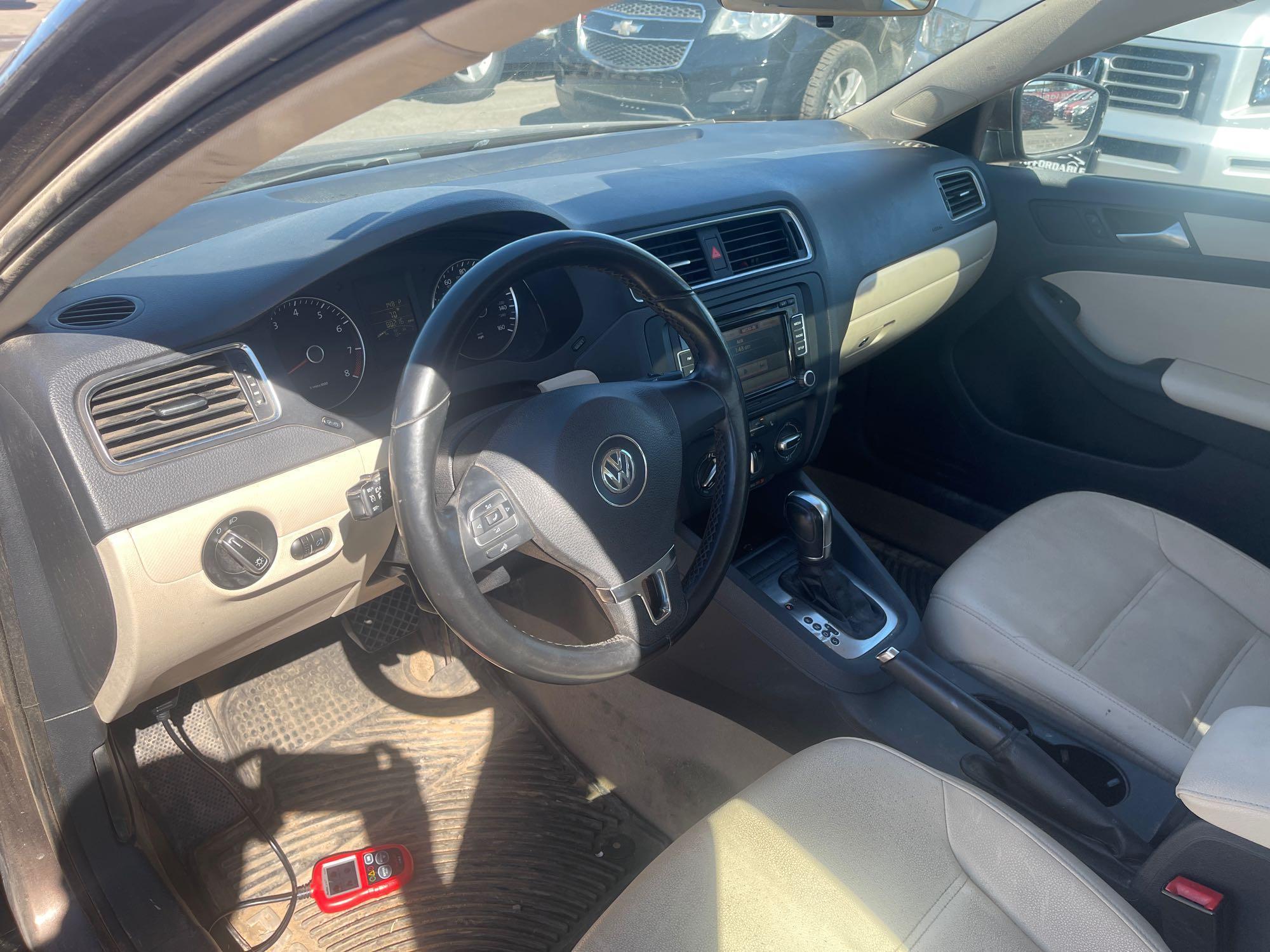 2012 VW Jetta w/ leather