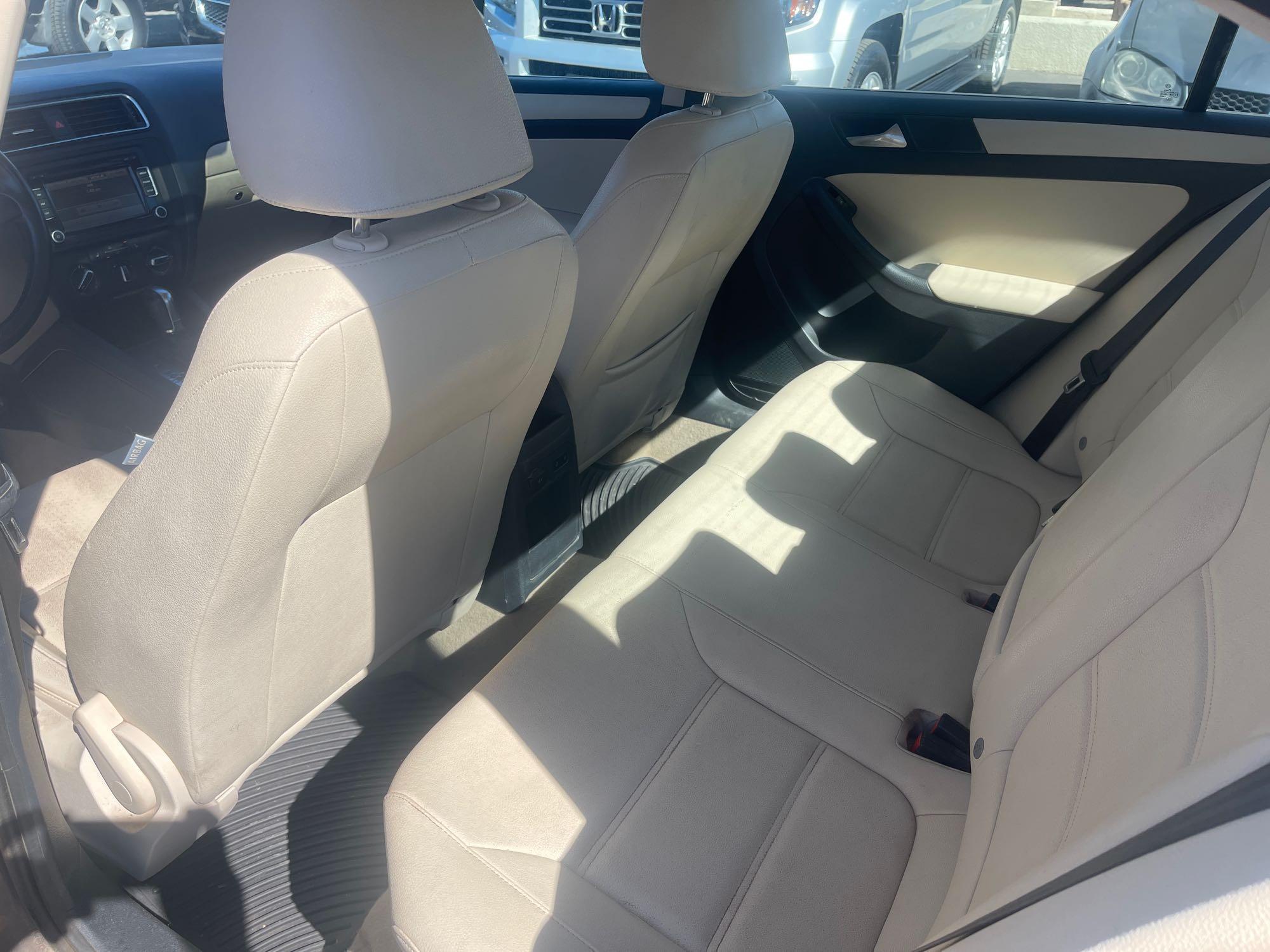 2012 VW Jetta w/ leather
