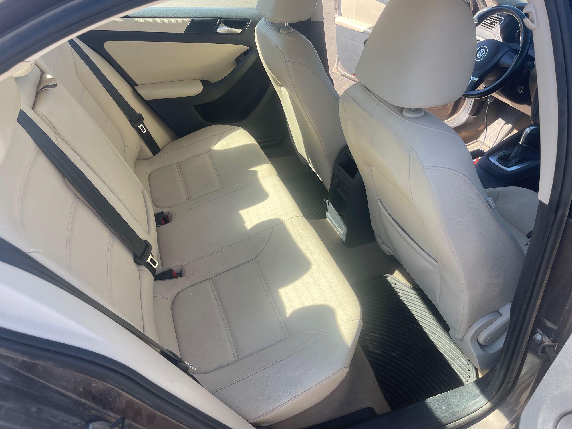 2012 VW Jetta w/ leather