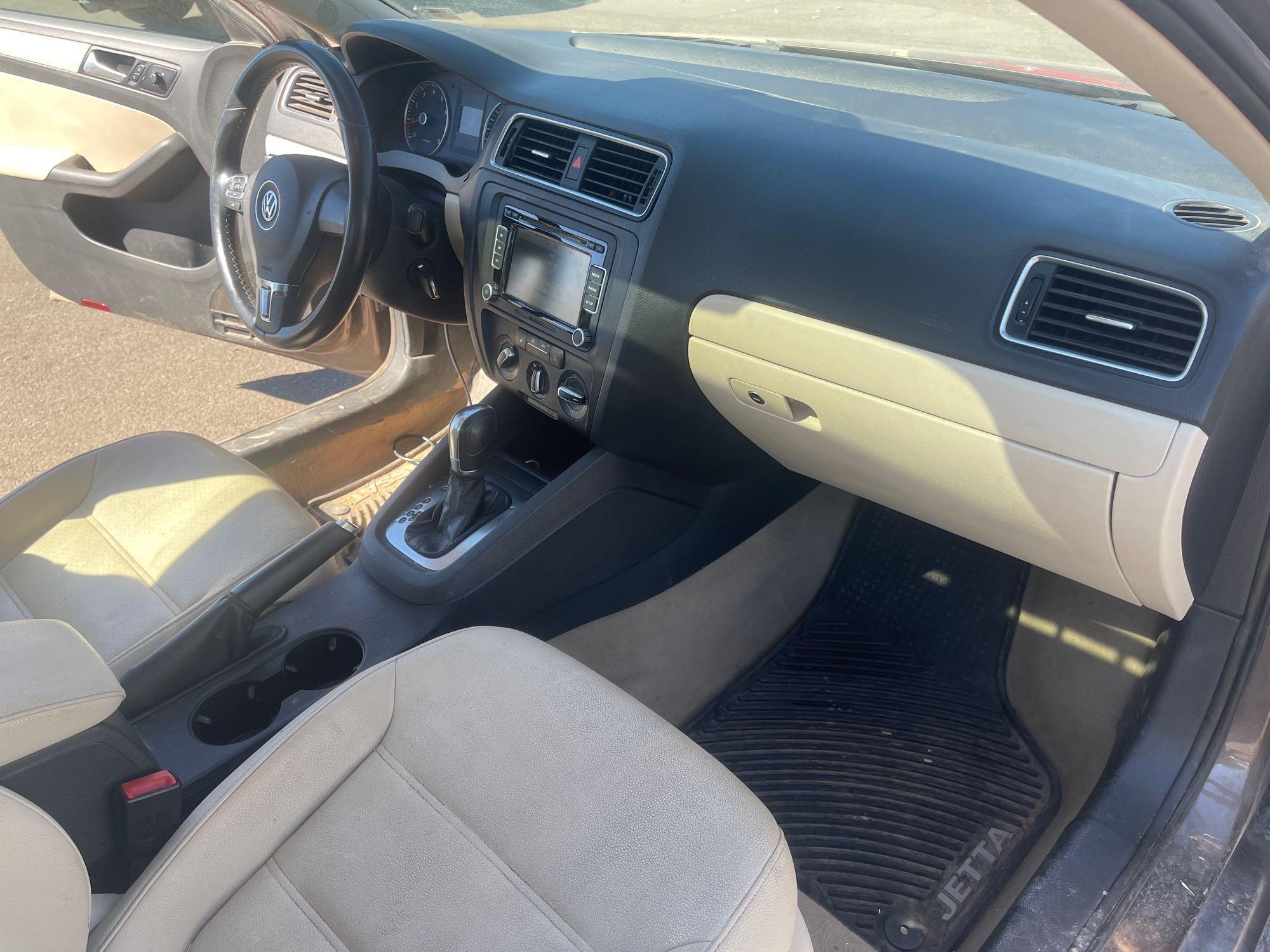 2012 VW Jetta w/ leather