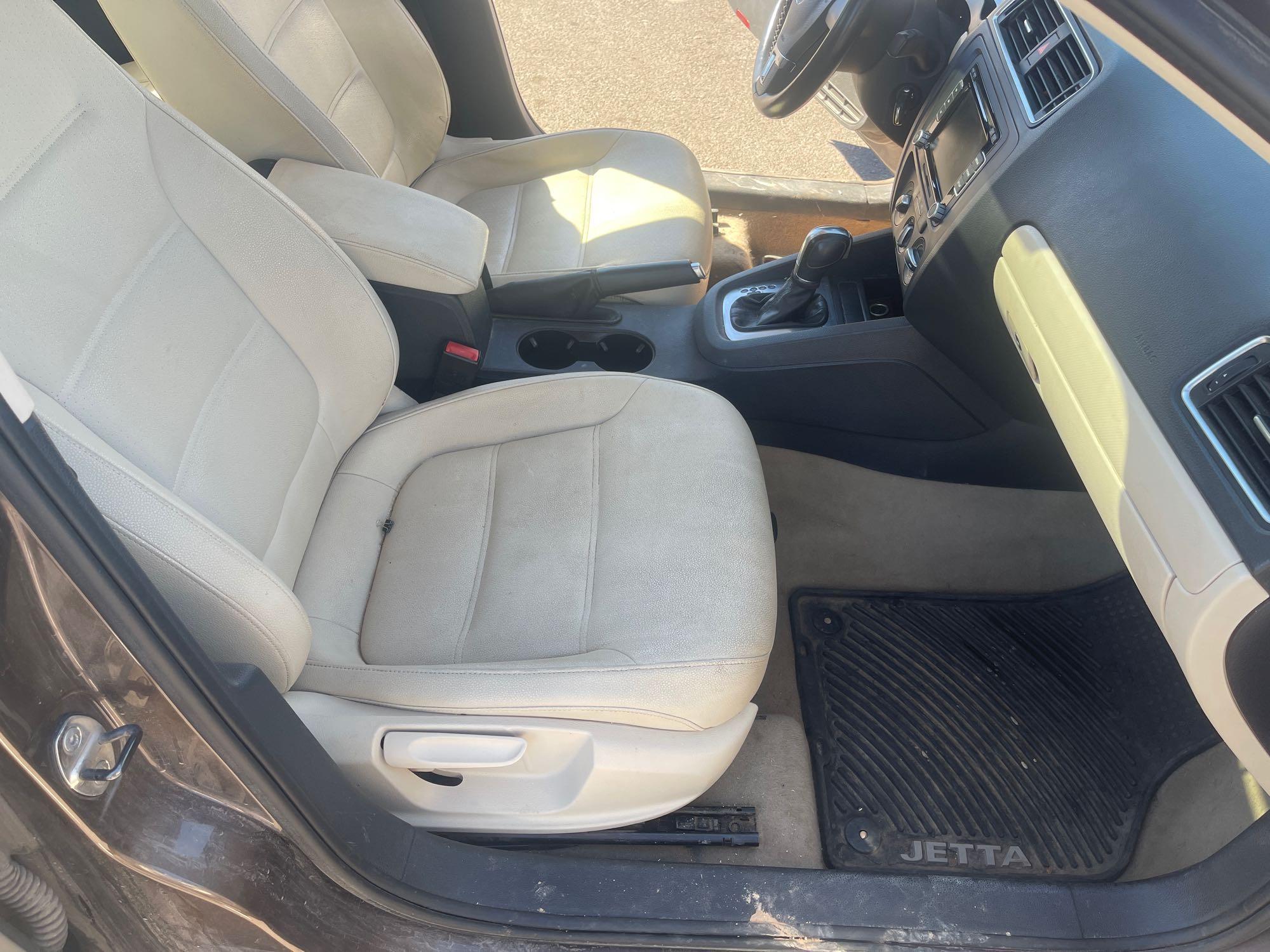 2012 VW Jetta w/ leather