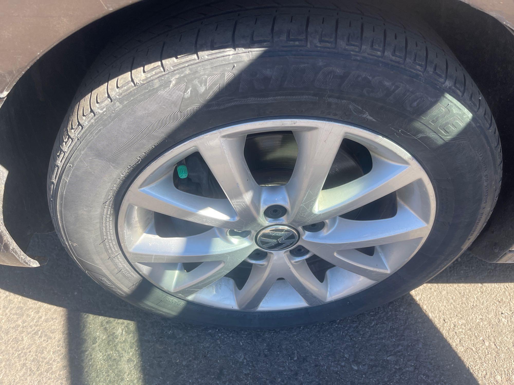 2012 VW Jetta w/ leather