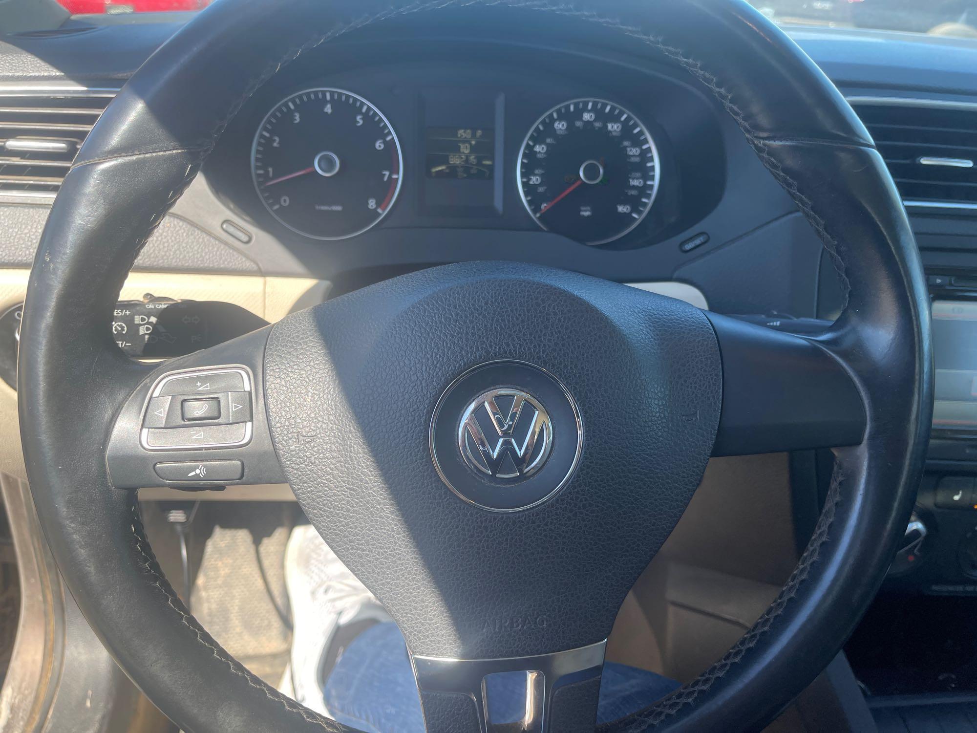 2012 VW Jetta w/ leather