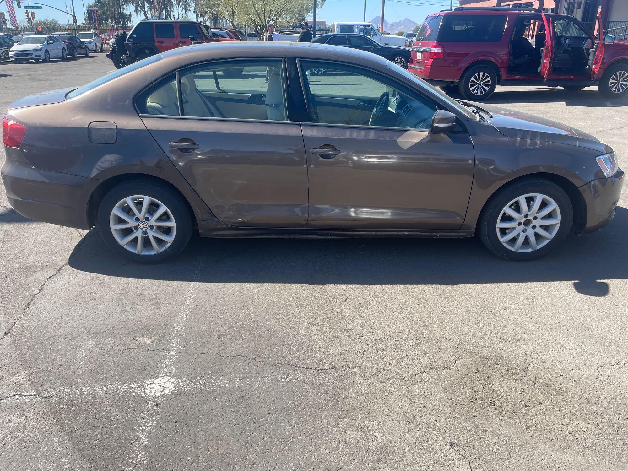 2012 VW Jetta w/ leather