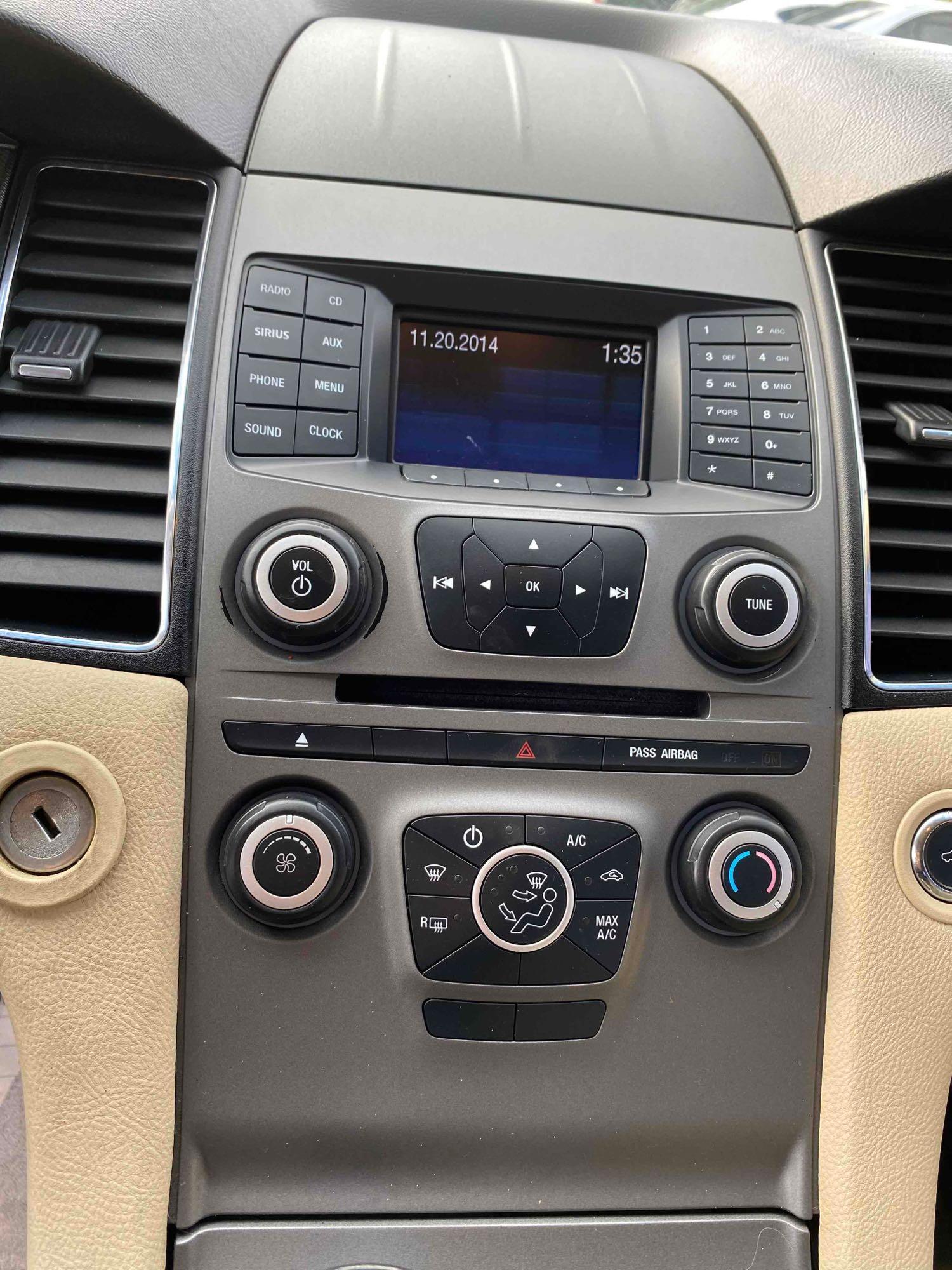 2014 Ford Taurus