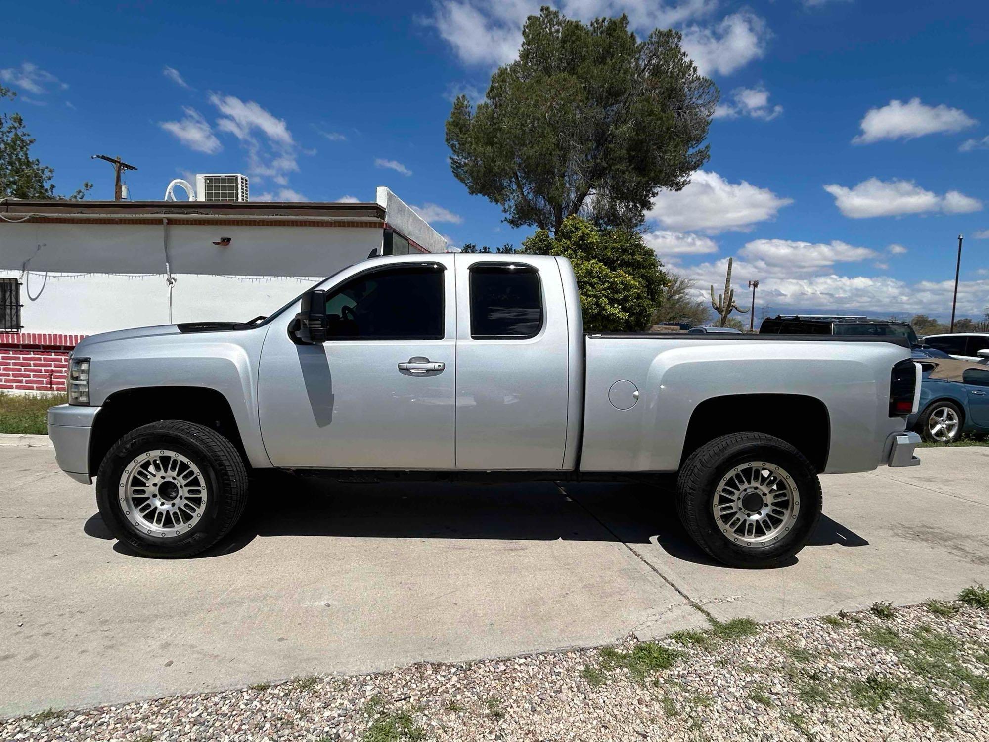 2013 Chevrolet Silverado 2500 HD Pickup Truck