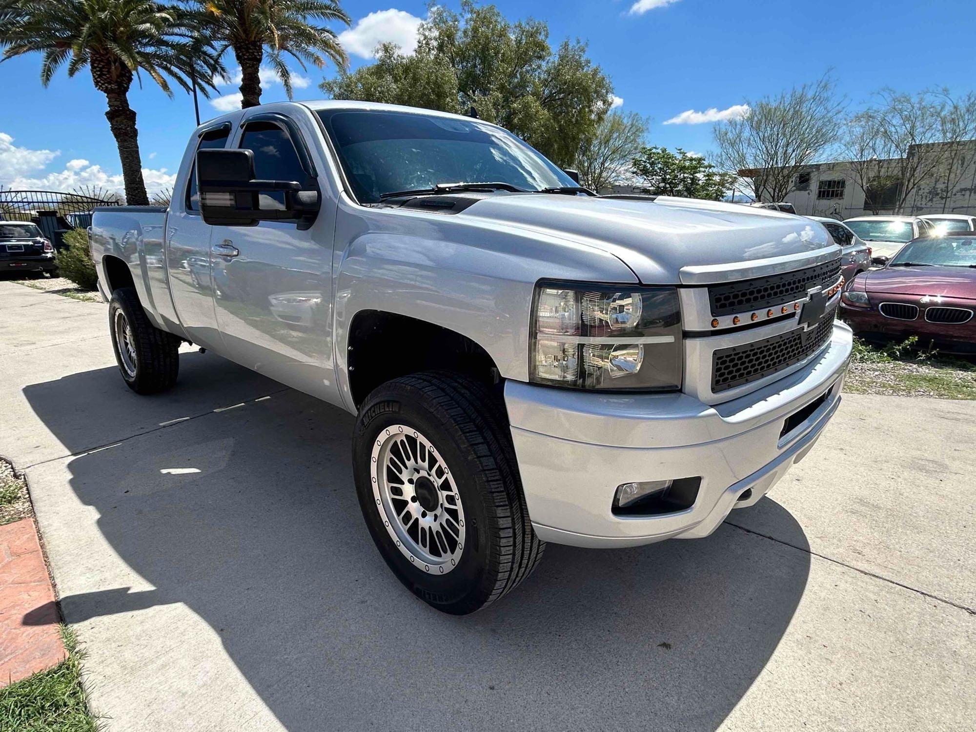 2013 Chevrolet Silverado 2500 HD Pickup Truck