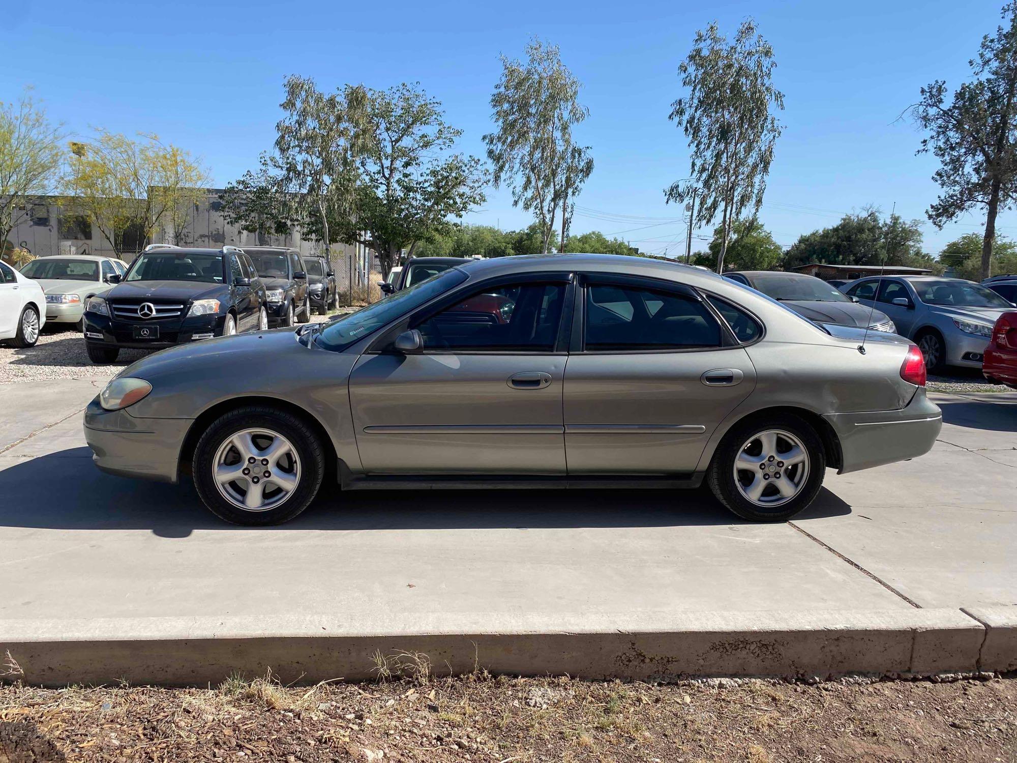 2003 Ford Taurus