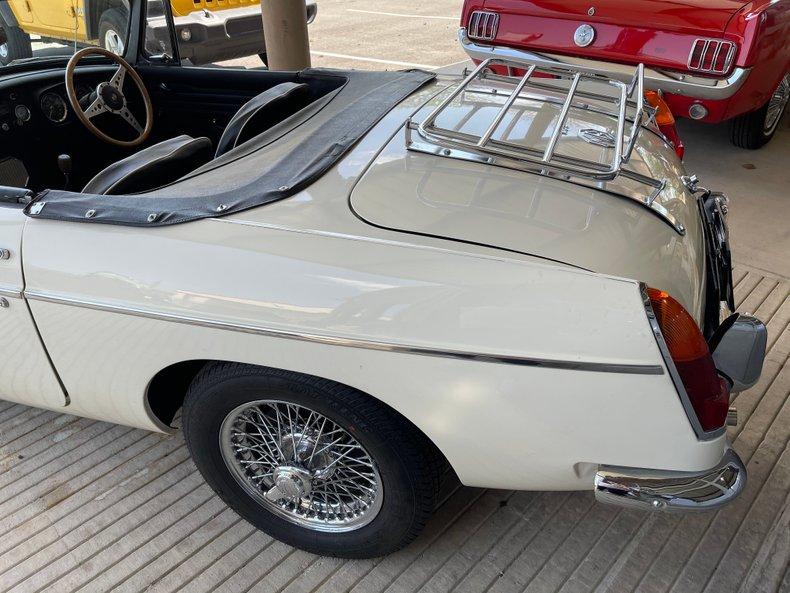 1966 MG B