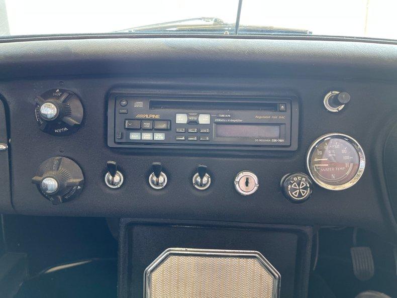 1966 MG B