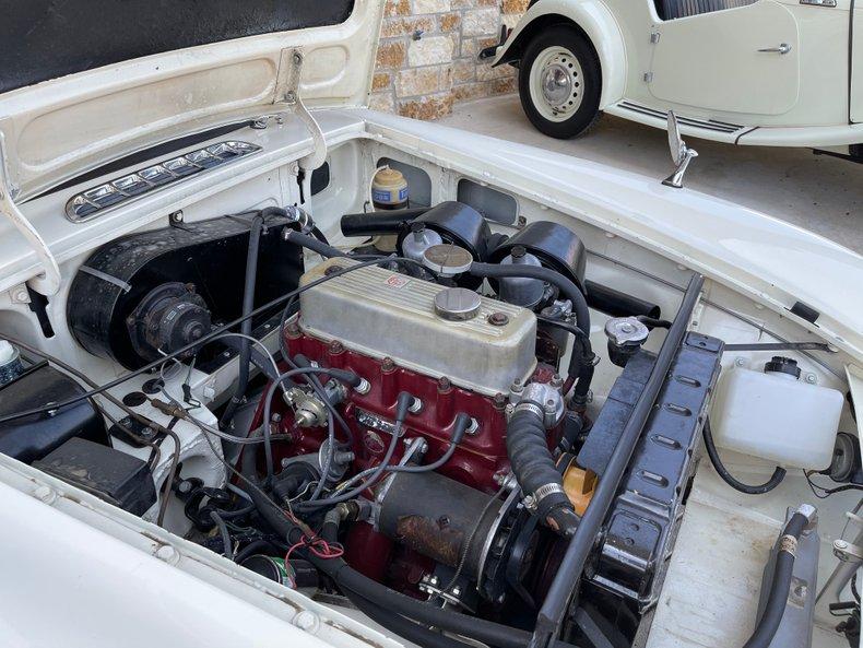 1966 MG B