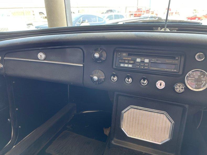 1966 MG B