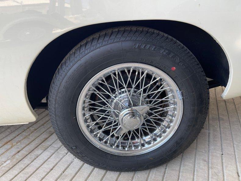 1966 MG B