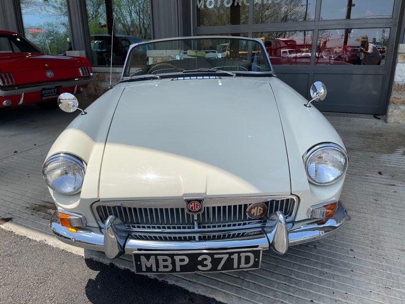 1966 MG B