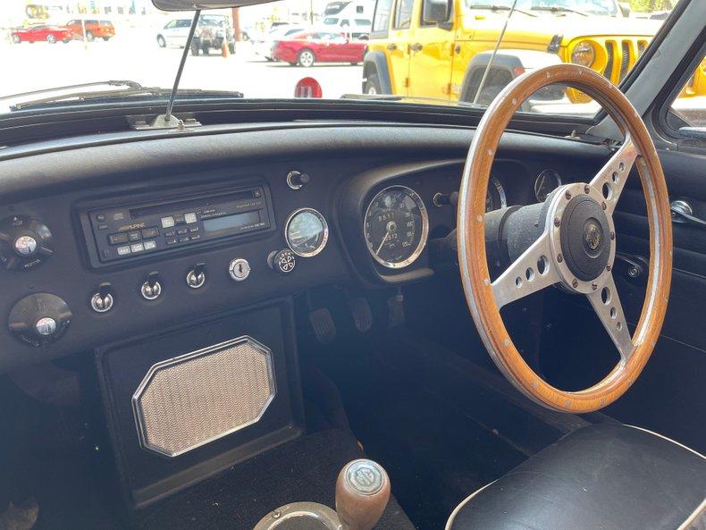 1966 MG B